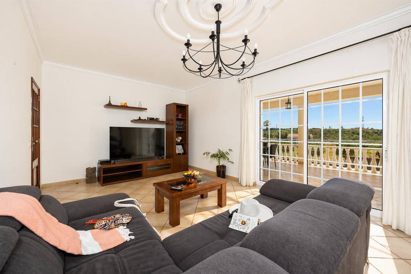 Foto 5 von 33: Villa für 8 Personen mit Balkon