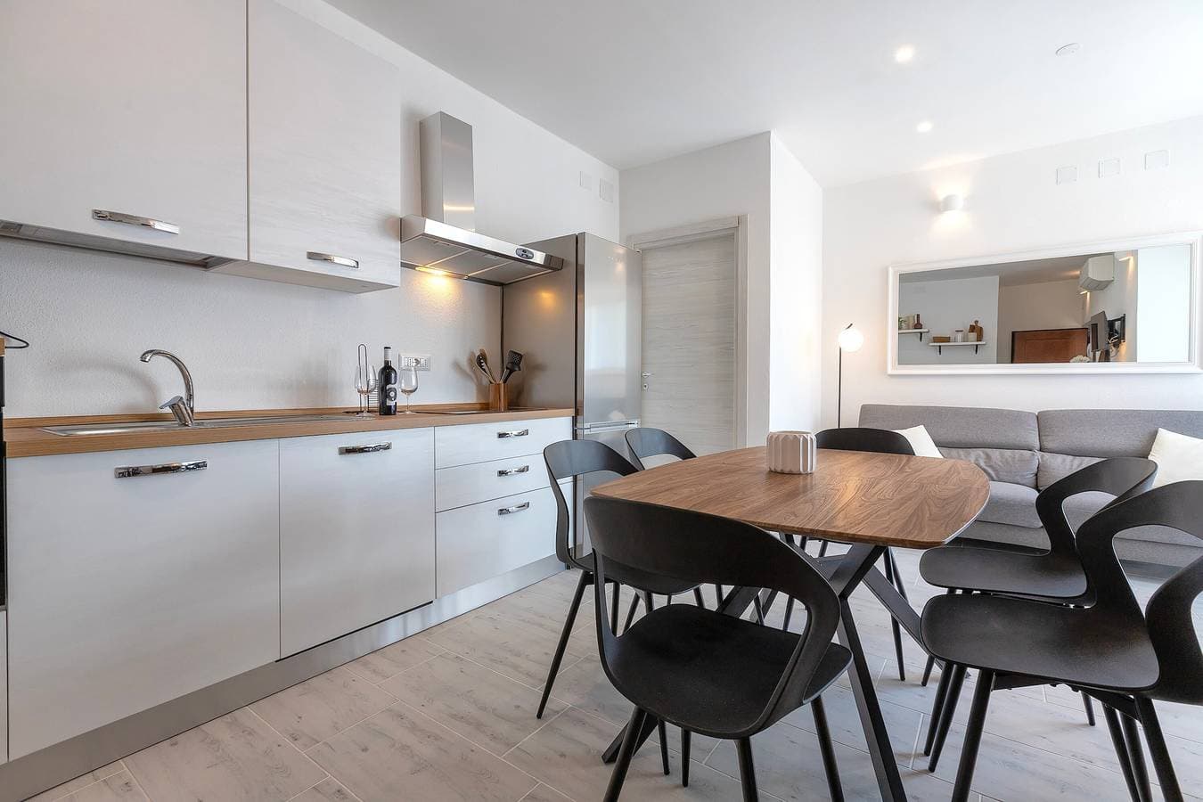 Foto 3 von 32: Ferienwohnung 'Attico 29 Alghero' mit Balkon, Wi-Fi und Klimaanlage
