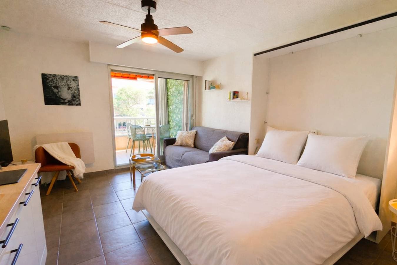 Foto 6 von 18: Apartment with loggia, 300m from the beach
