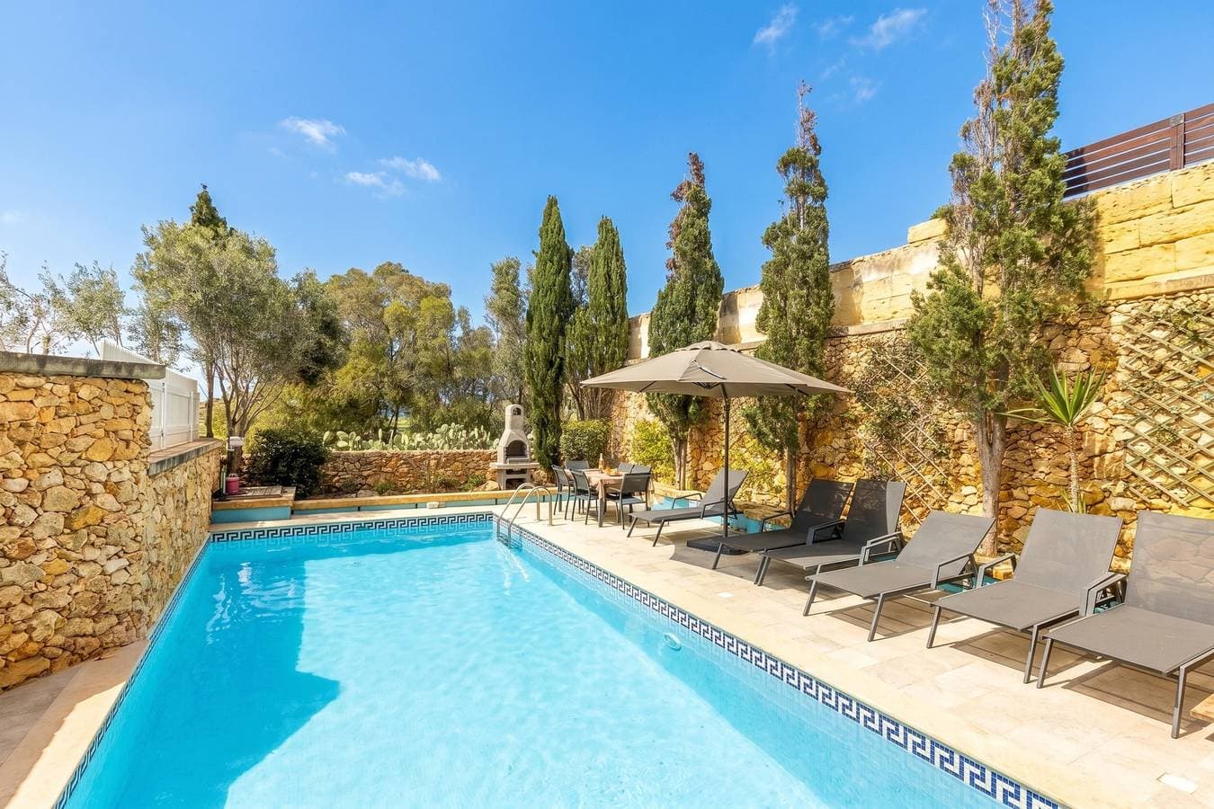 Foto 5 von 34: Dionisia Gozitan Villa and Pool