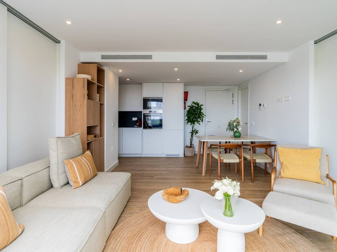 Foto 10 von 36: Moderne Wohnung in Estepona, Lagunenzugang, 2 Schlafzimmer