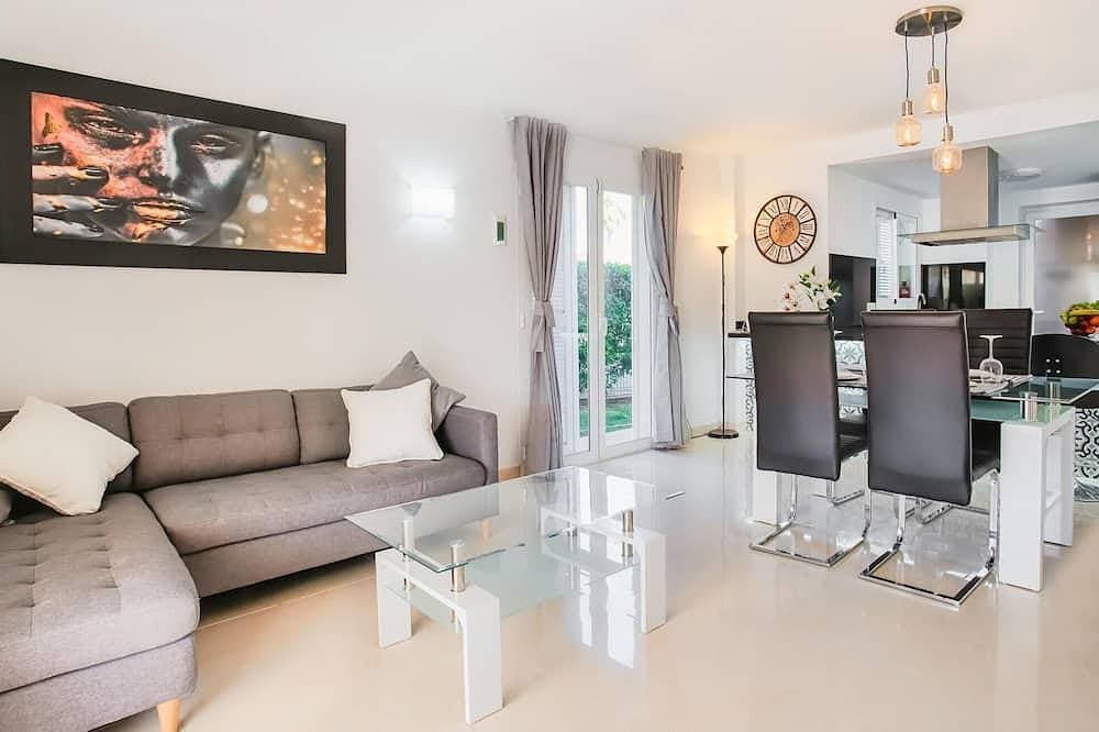 Foto 7 von 22: Amazing apartment in Cala Bona with swimming pool