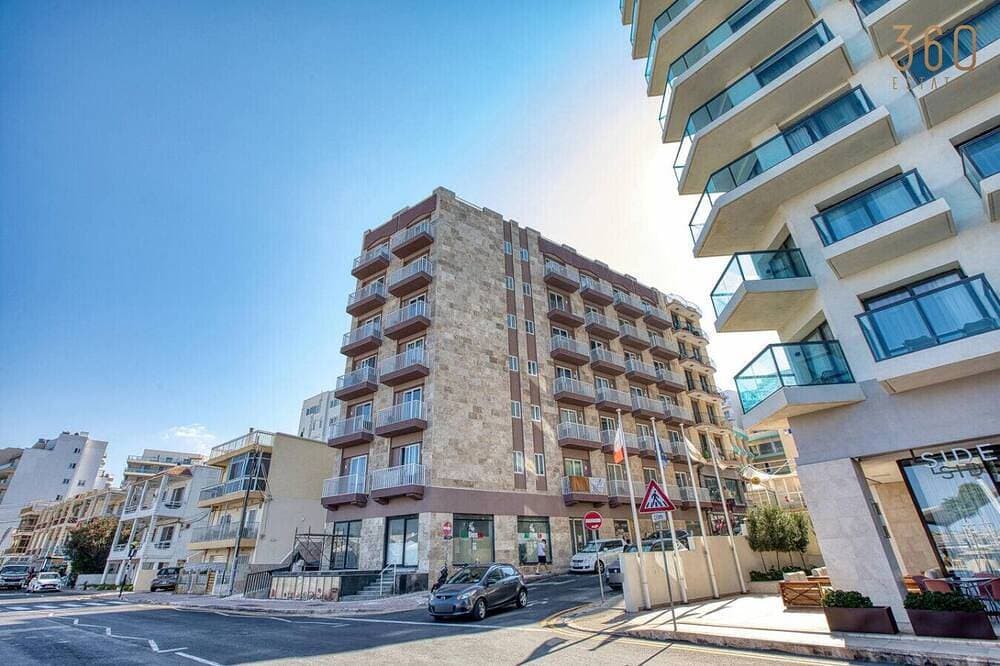 Foto 8 von 30: Seafront home opposite beach w/WIFI & AC in Qawra