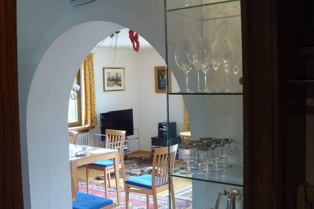 Foto 13 von 17: Elegante, vollständig eingerichtete Wohnung mit Balkon - Ski out/Ski in