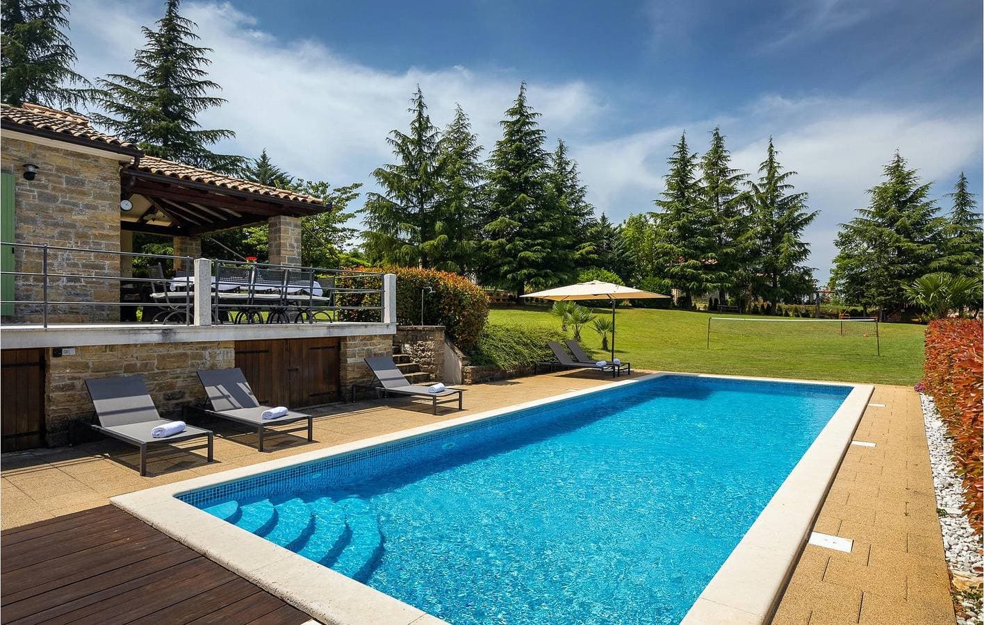 Foto 13 von 58: Reizende 2-Zimmer-Wohnung mit Pool in Karojba – 300 m vom Stadtzentrum entfernt