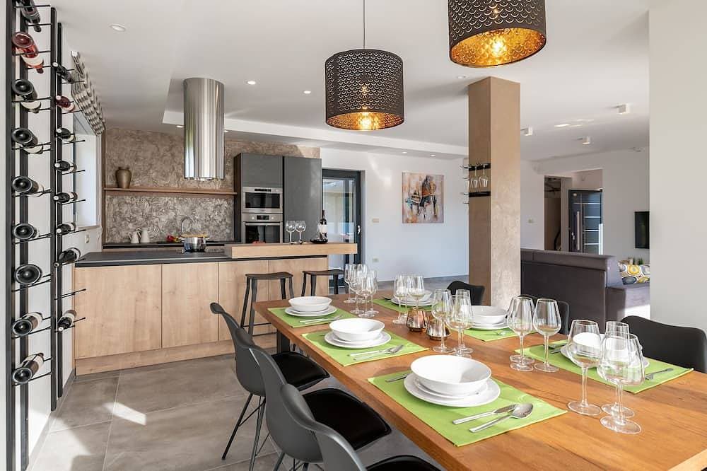 Foto 8 von 30: Neubau Villa Vitis Vitae ***** 1. 400m2 Gartenfläche, Zentralistrien