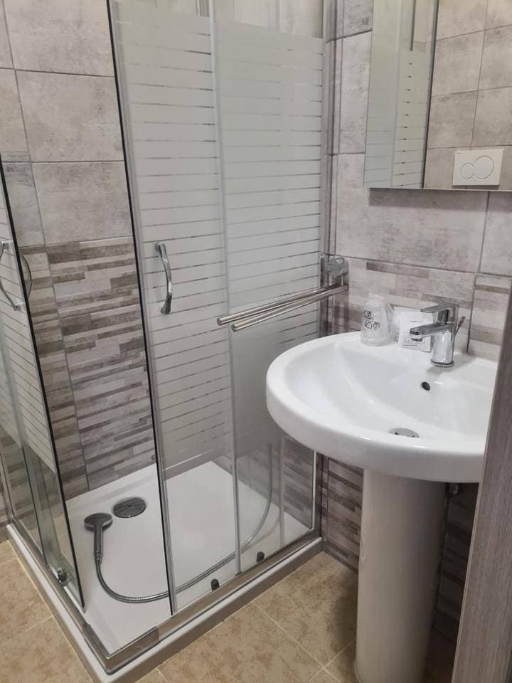 Foto 12 von 24: Double Room with Private Bathroom
