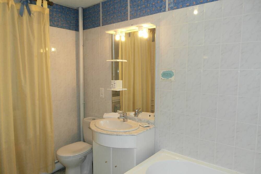 Foto 12 von 30: Bastide Familiale 15 pers river at 800m 7 bedrooms /6 bathrooms / 8 Wc private swimming pool