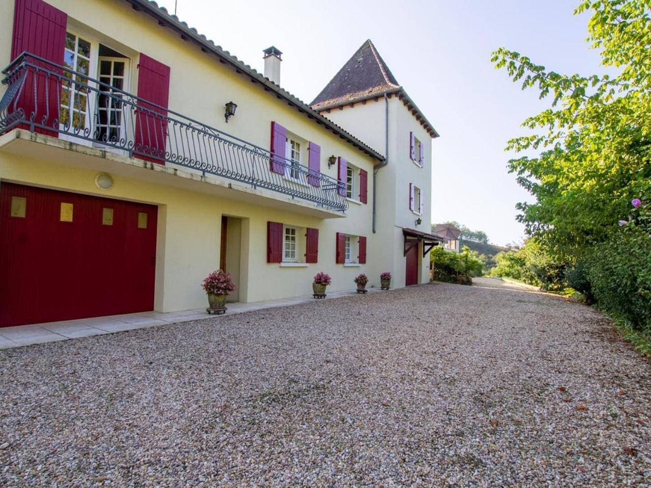 Foto 6 von 37: Five-Bedroom House