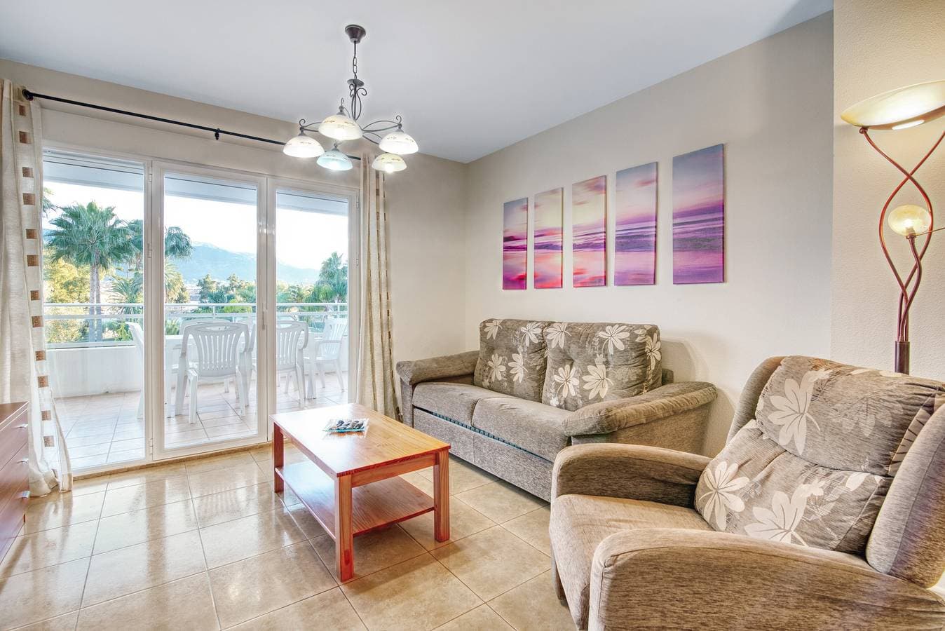 Foto 5 von 26: Ferienwohnung "Puerto Romano" mit Bergblick, Gemeinschaftspool und WLAN