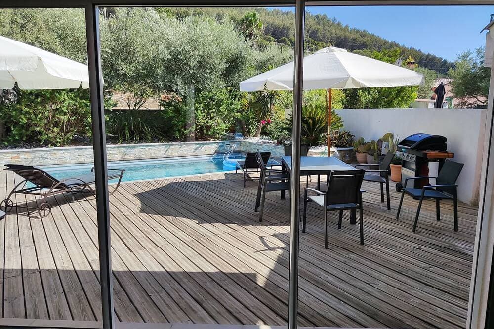 New.weekly rental villa with swimming pool 1