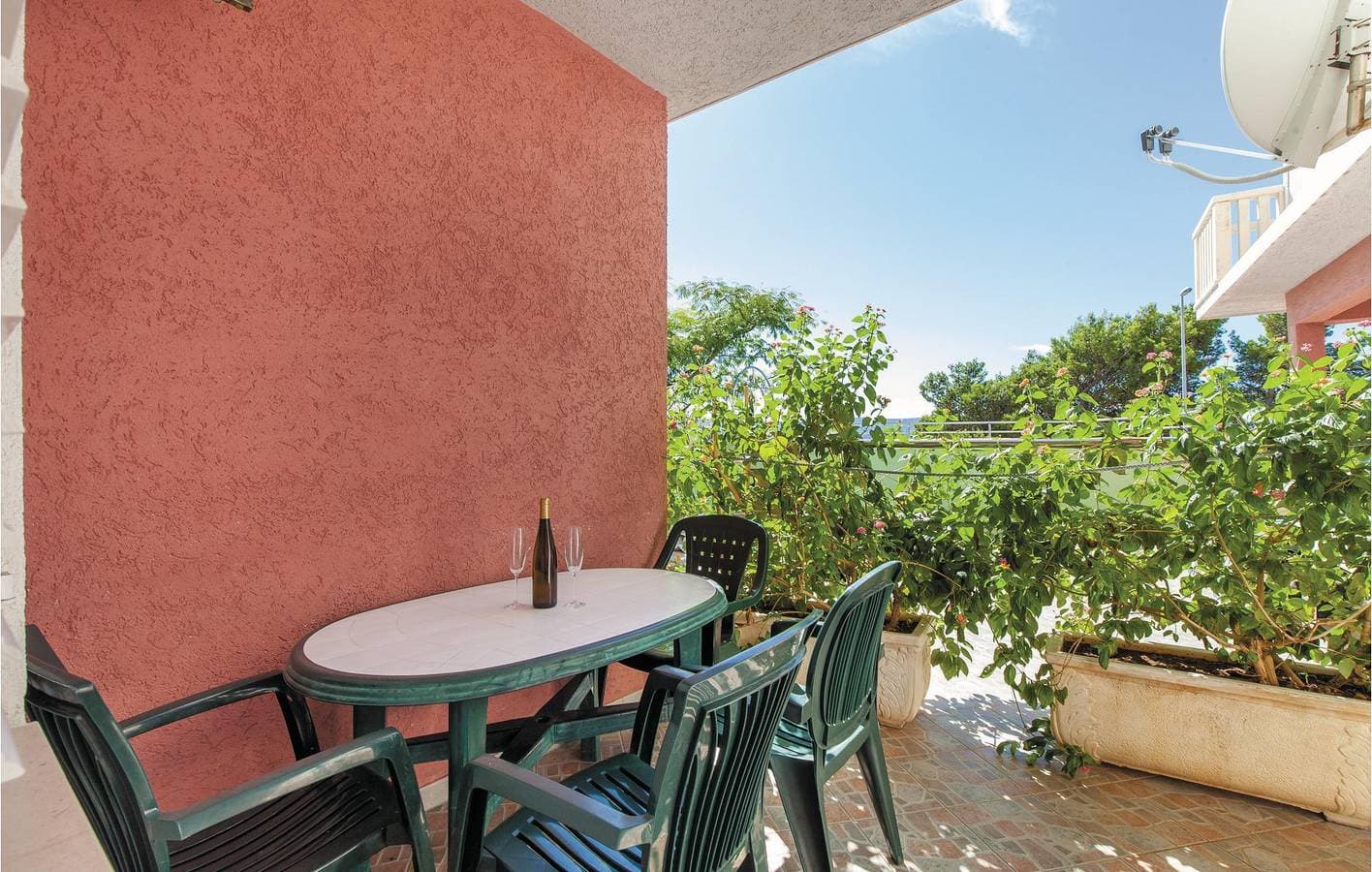 Foto 8 von 27: Gemütliche Ferienwohnung mit Pool, WLAN und Garage – 2,5 km vom Strand entfernt!