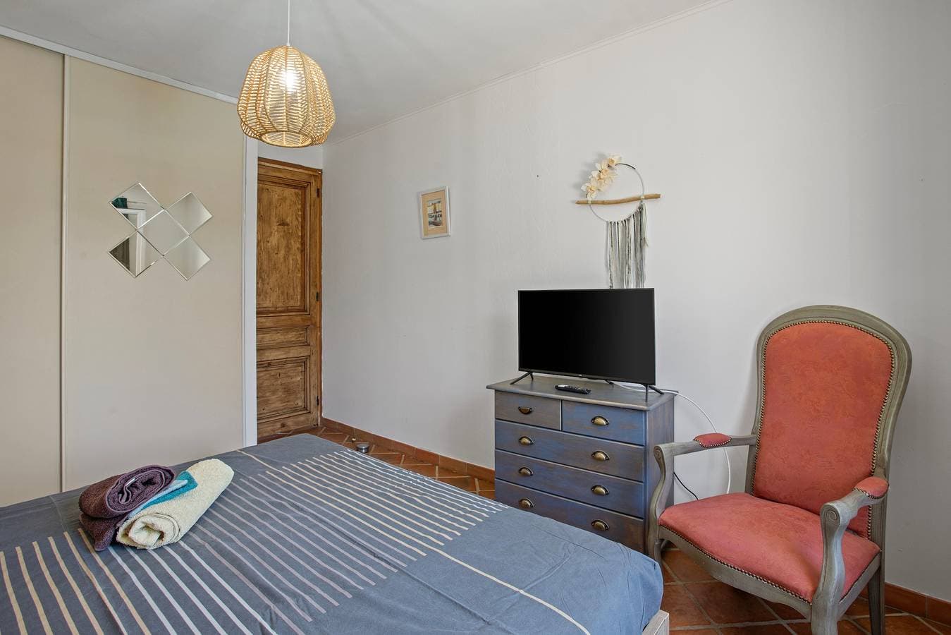 Foto 12 von 21: Gästezimmer „Villa Same“ mit privatem Pool, WLAN und Klimaanlage