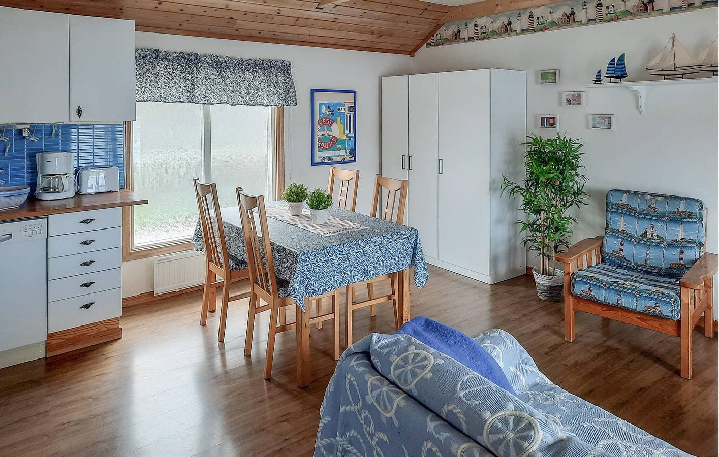 Foto 12 von 23: Ferienwohnung für 4 Personen mit Terrasse