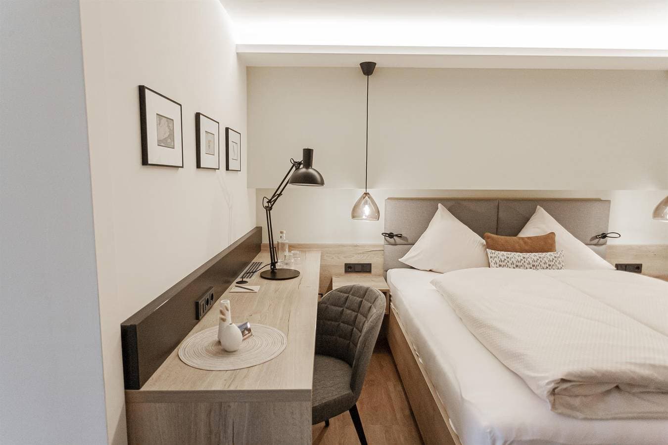 Foto 2 von 54: Komfort-Doppelzimmer mit Schlafcouch ab 14 Nächte