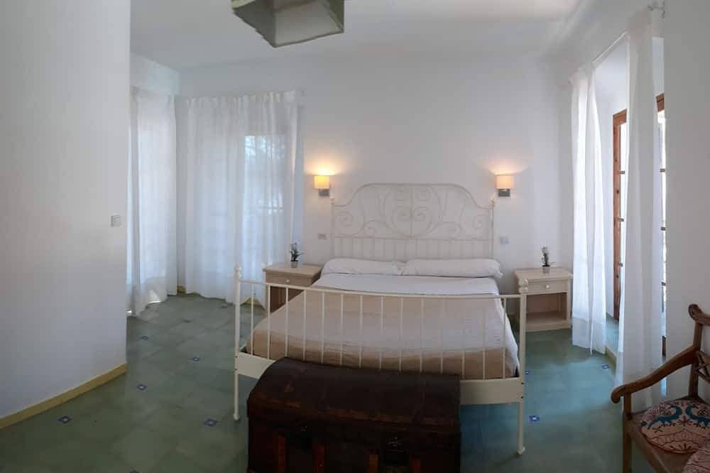 Foto 3 von 30: Schöne Villa direkt am Meer. Haus in erster Meereslinie.