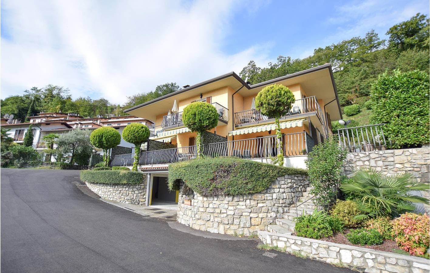 Appartement am Pool mit Terrasse und Parkplatz 1