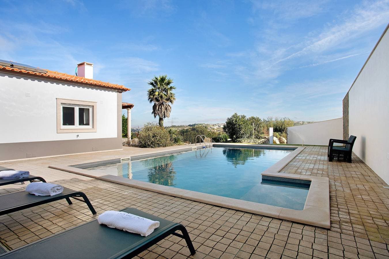 Foto 2 von 32: Villa 'Rosa Com Piscina E Jacuzzi' mit Bergblick, WLAN und Klimaanlage