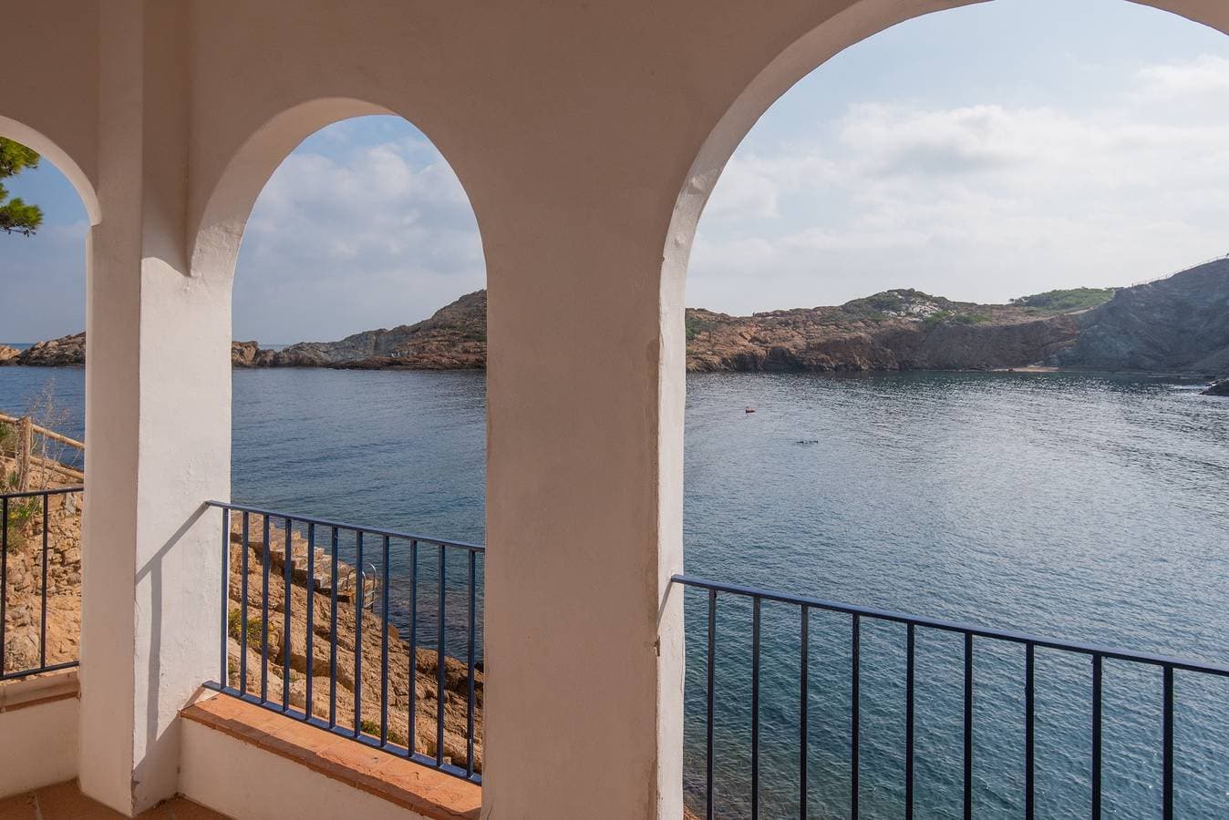 Foto 4 von 21: 3 bedroom in first sea line in Sa Tuna, Begur