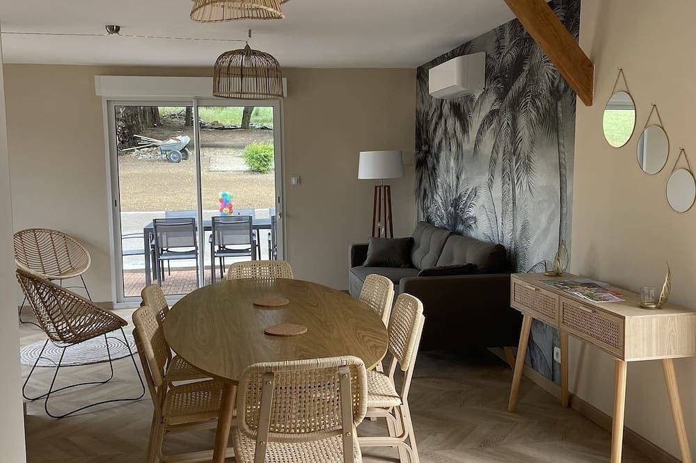 Foto 11 von 27: 6/8 person gîte with swimming pool and jacuzzi