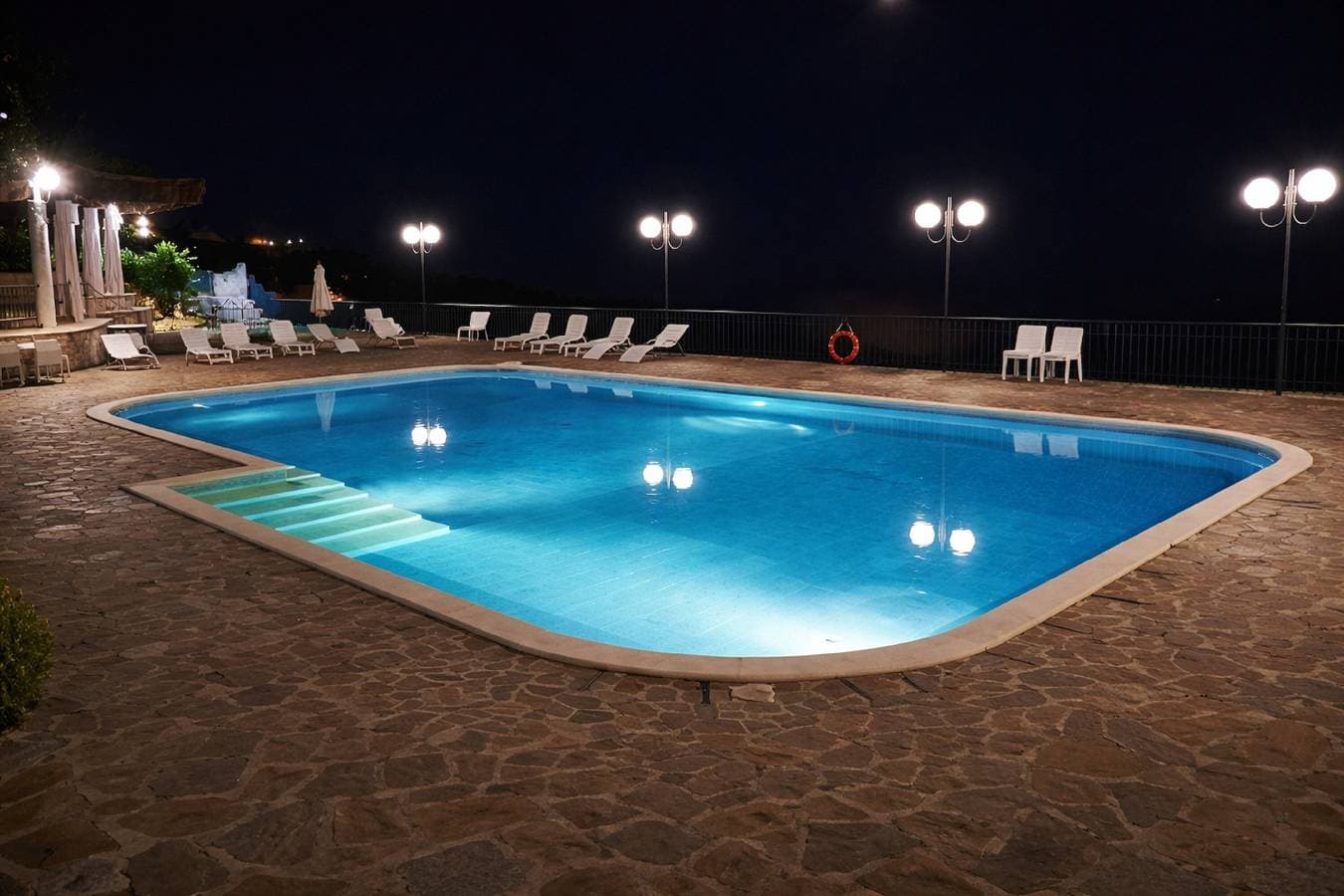 Foto 11 von 36: B&B mit Fenster - 237 - Santangelo - Pool