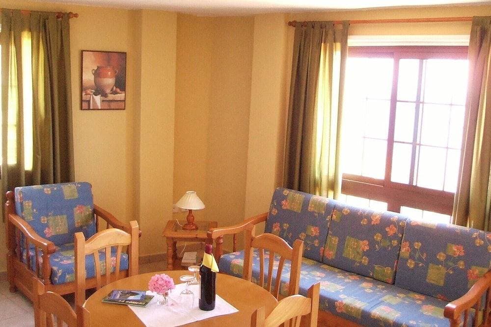 Foto 7 von 14: Ruhig gelegenes Appartment mit grosser Fensterfront, Blick nach Teneriffa