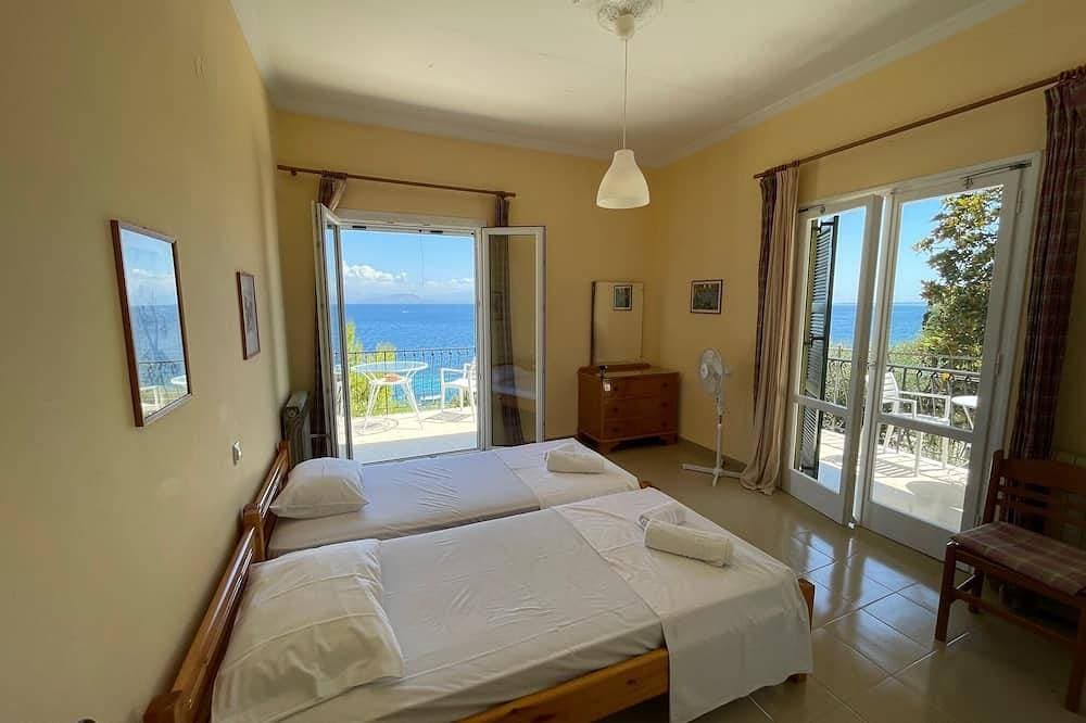 Foto 6 von 26: Villa Margarita on the beach.