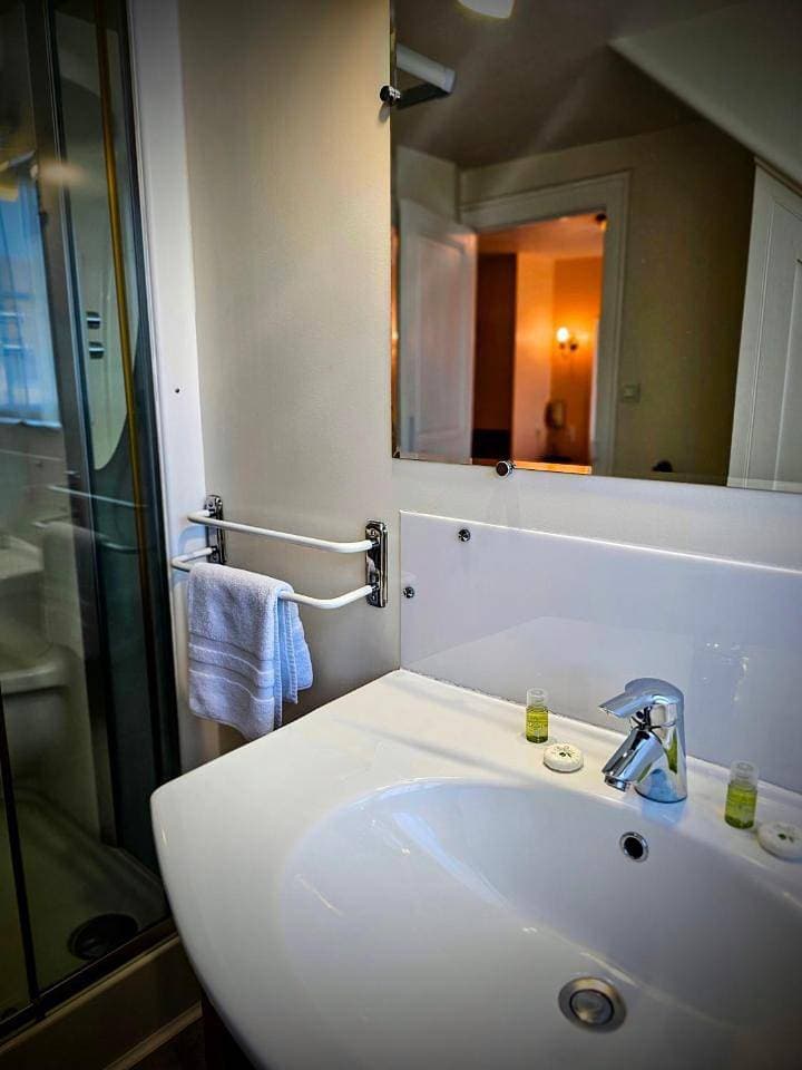Foto 9 von 15: Double Room with Balcony and Sea View