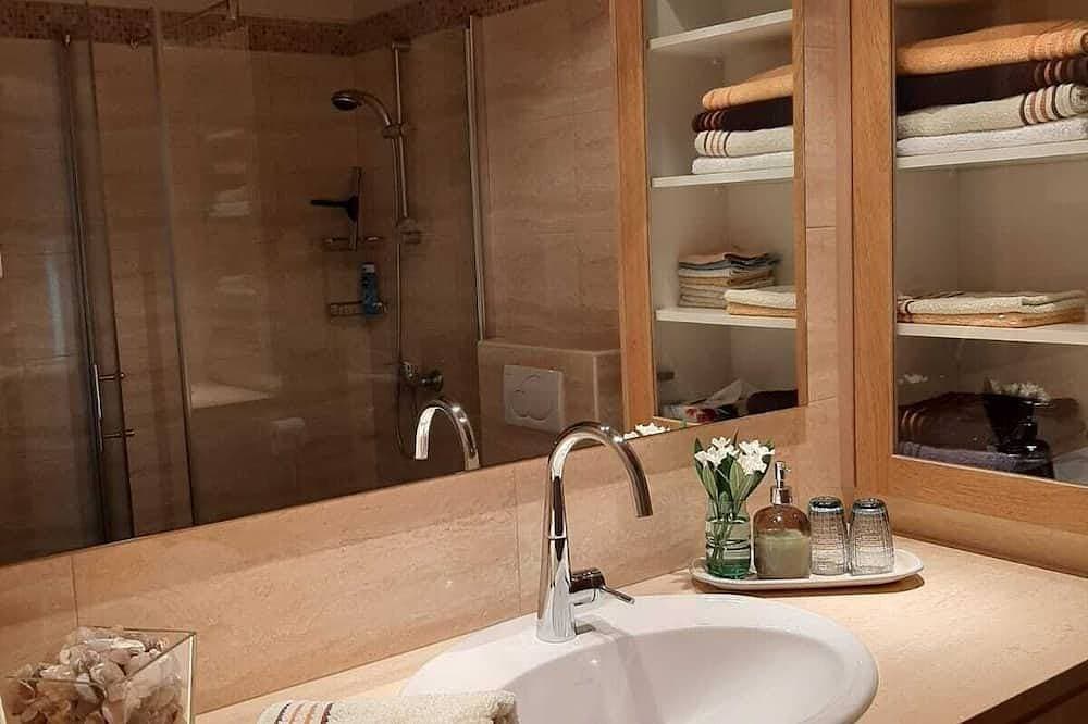 Foto 11 von 27: Luxury Maisonette 250m from the beach.