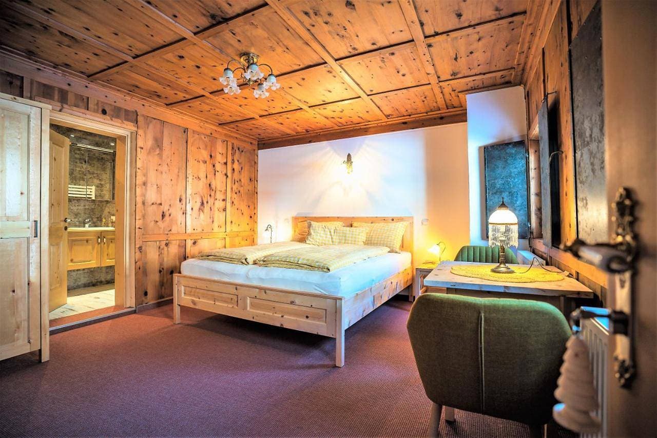 Foto 7 von 64: Double Room with Private Bathroom