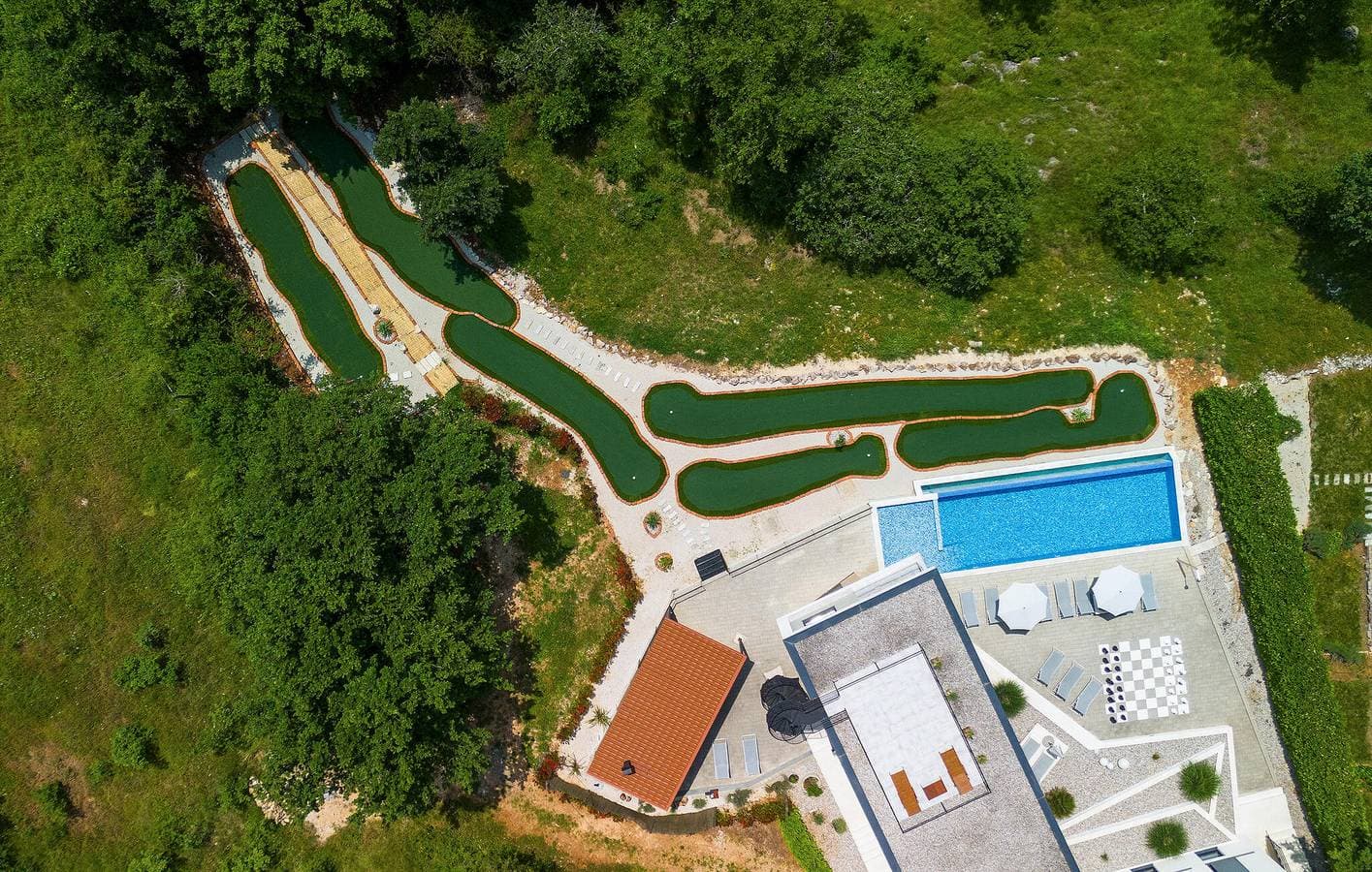 Foto 8 von 69: Gemütliche 37 m² große Ferienwohnung mit Pool, WLAN und Parkplatz in der Nähe von Pčele.doo