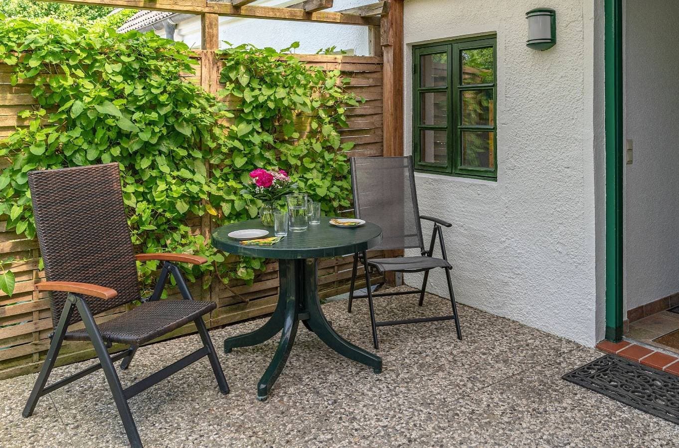 Foto 3 von 12: Ferienwohnung Silbermöwe mit Gemeinschaftsterrasse, Gemeinschaftsgarten und Wi-Fi