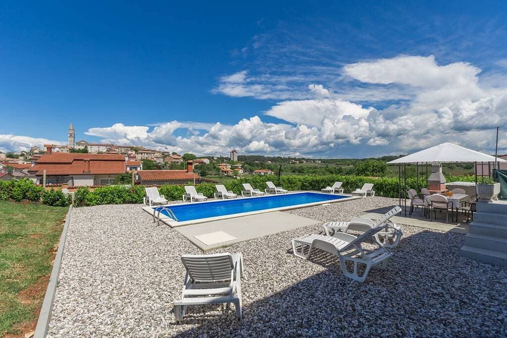 Foto 6 von 27: Holiday Home with heated pool in ViÅ¡njan