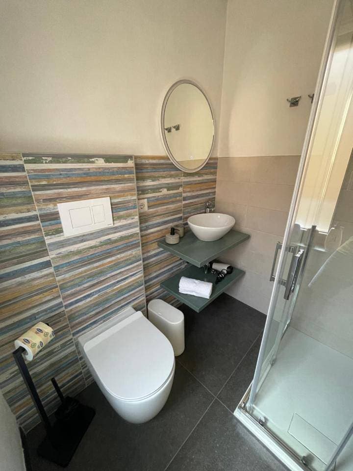 Foto 10 von 13: Double Room with Private Bathroom