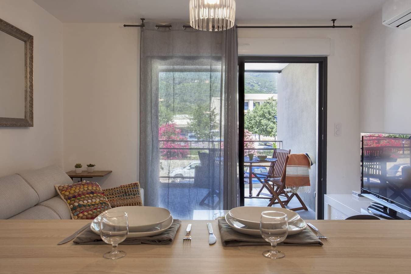Casa Luna – Appartement contemporain au cœur de Borgo 1