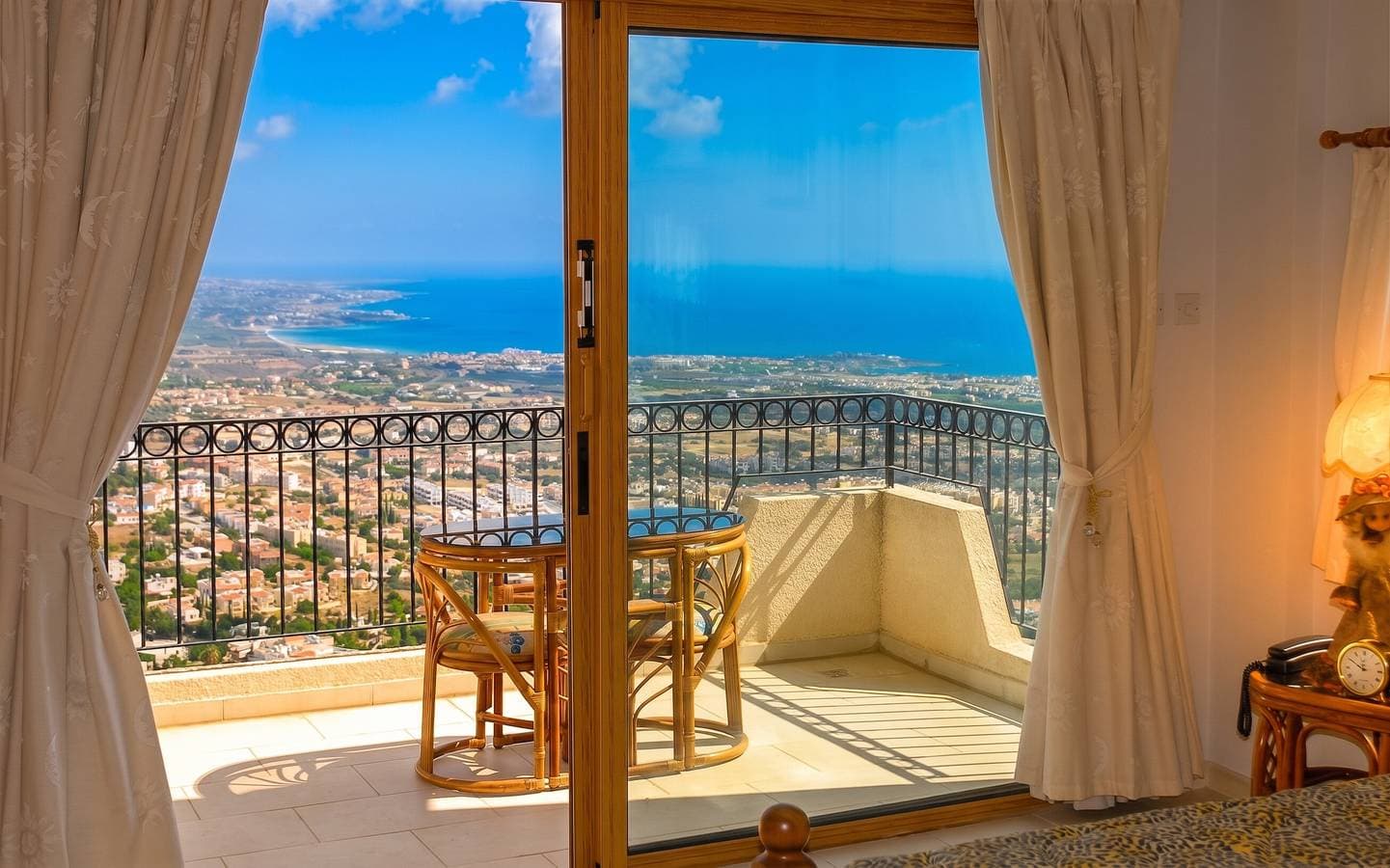 Foto 4 von 36: Peyia Villa mit Meerblick, privatem Pool und Garten
