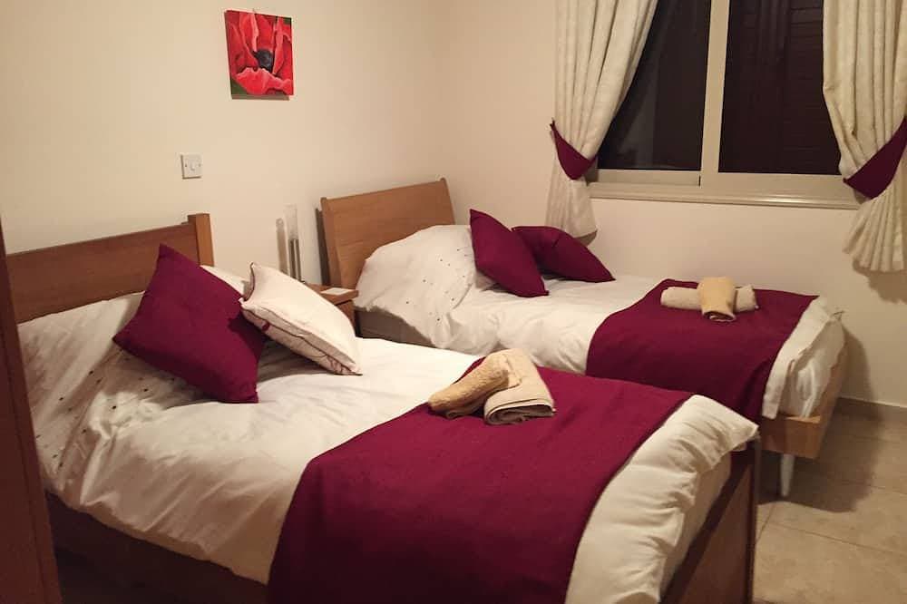 Foto 3 von 30: 2 Schlafzimmer Erdgeschosswohnung in der Nähe von Geschäften, Restaurants, Altstadt und Strand