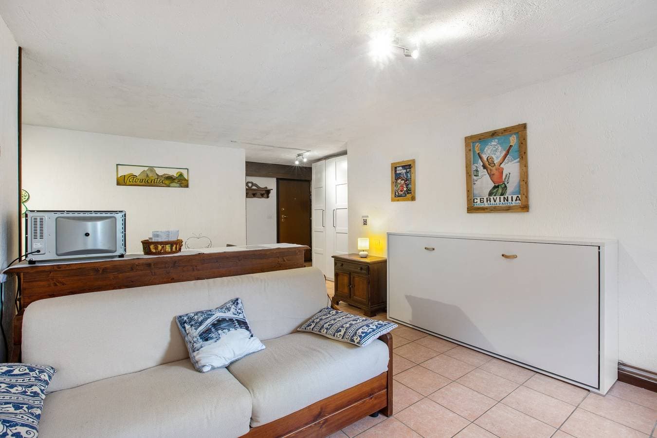 Foto 4 von 14: Einzimmerapartment 'Monolocale A Valtournenche' mit Bergblick, Gemeinschaftsgarten und WLAN