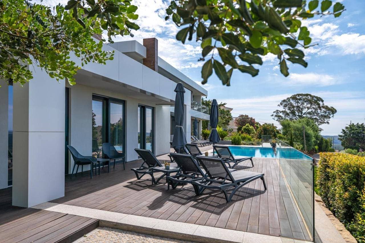 Foto 3 von 5: Villa with Sea View