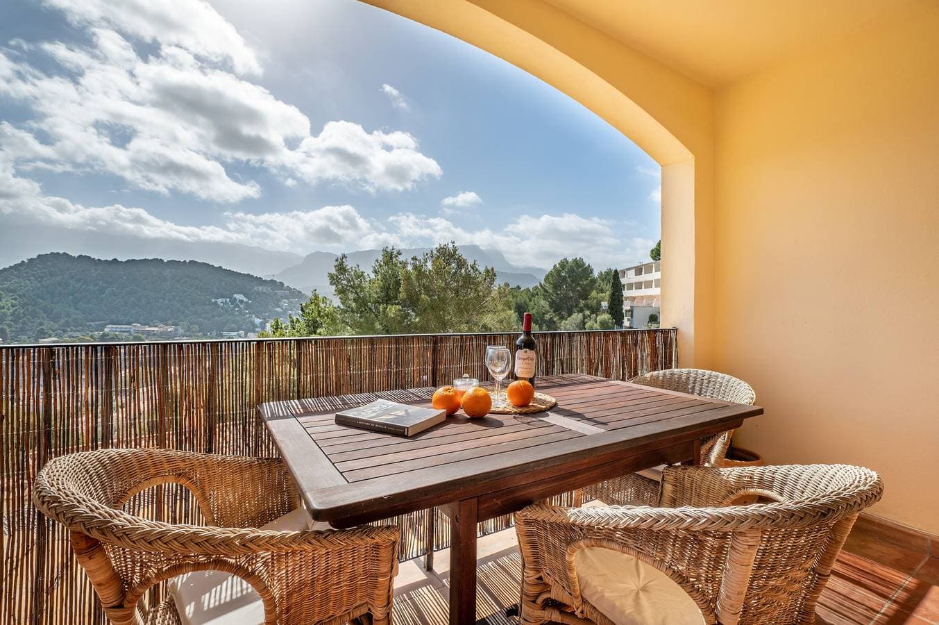 Foto 5 von 25: Apartment 'Vistasol Port de Soller' mit Bergblick, Balkon und Poolzugang