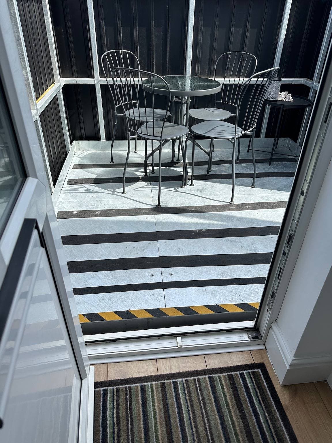 Foto 4 von 38: Ferienwohnung für 4 Personen mit Terrasse