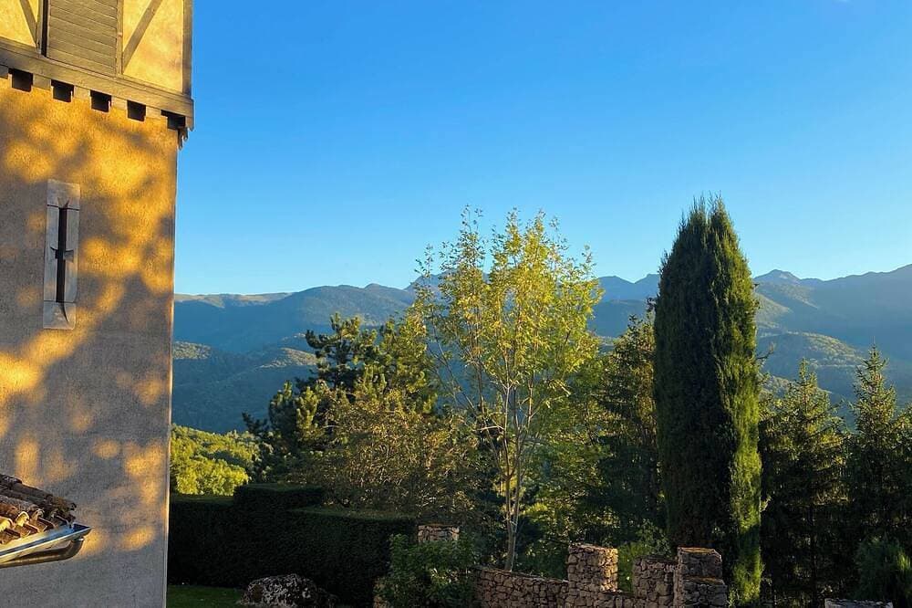 Foto 11 von 30: Kleine charmante Schloss