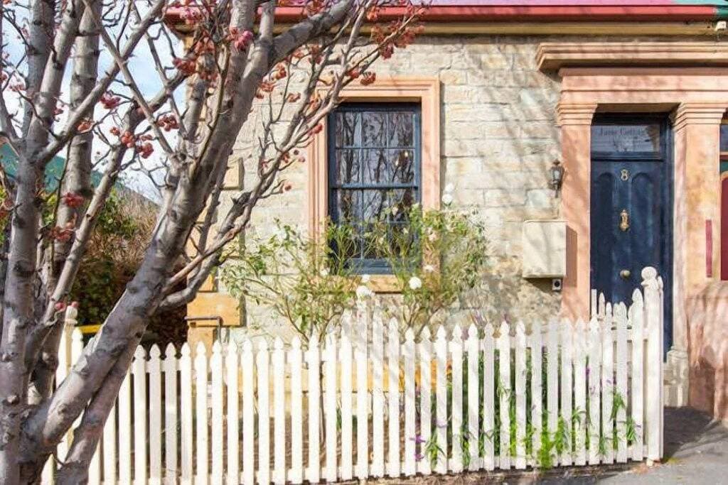 Foto 10 von 15: Jane Cottage 1855 - Tasmanien