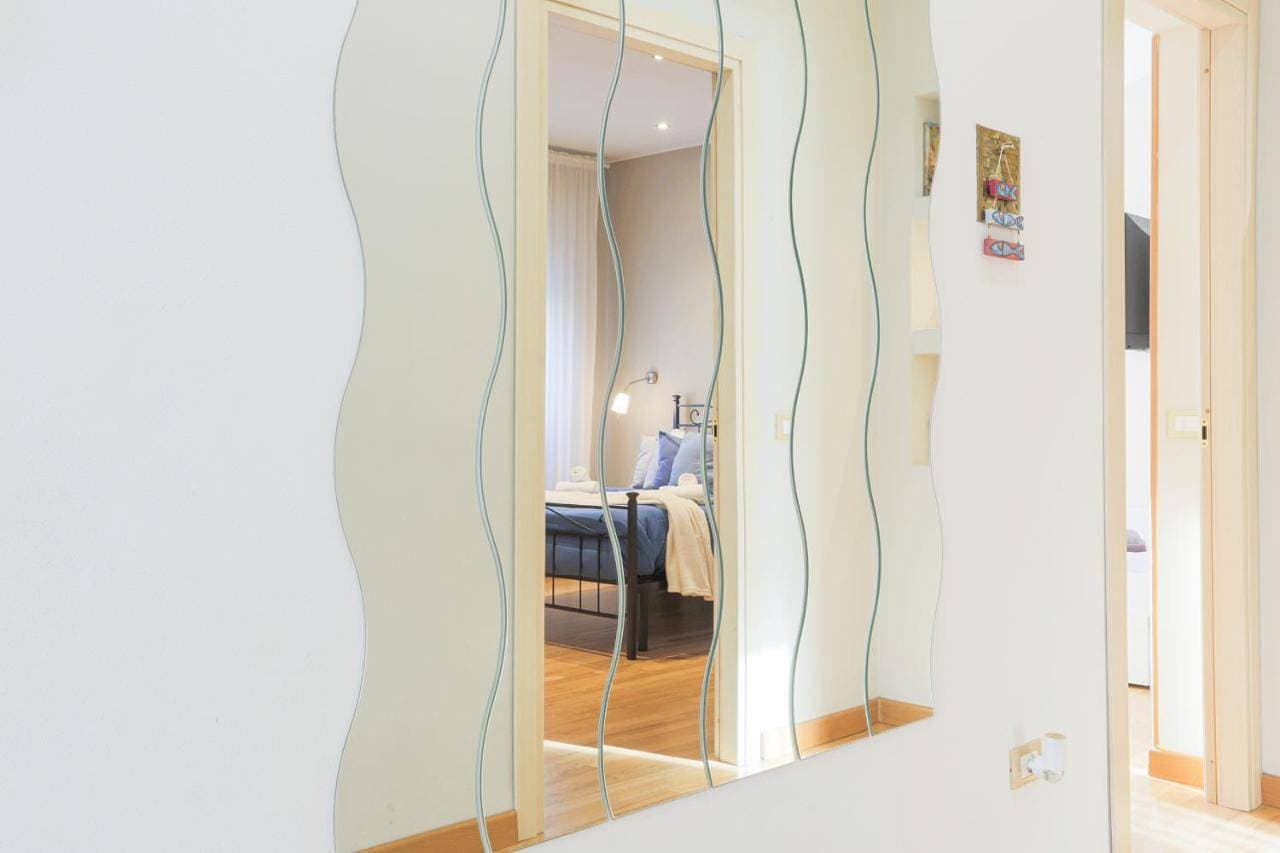 Foto 6 von 49: Two-Bedroom Apartment