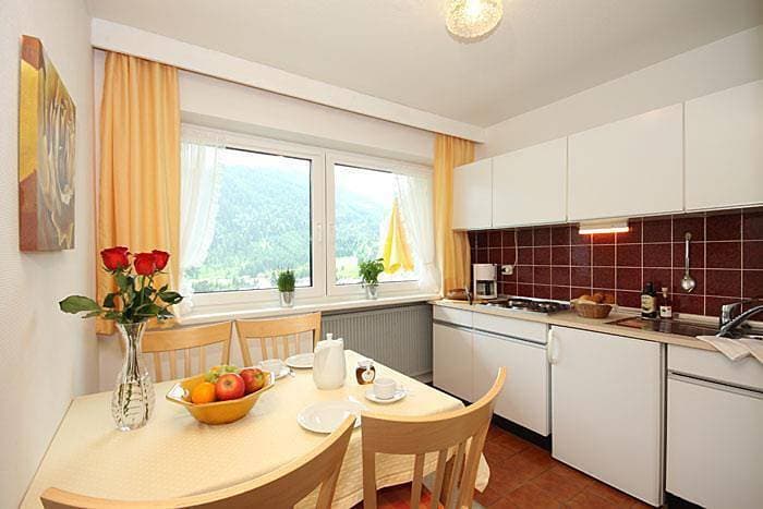 Foto 5 von 20: Apartment "4" - Hohes Licht - WohnSchlafraum