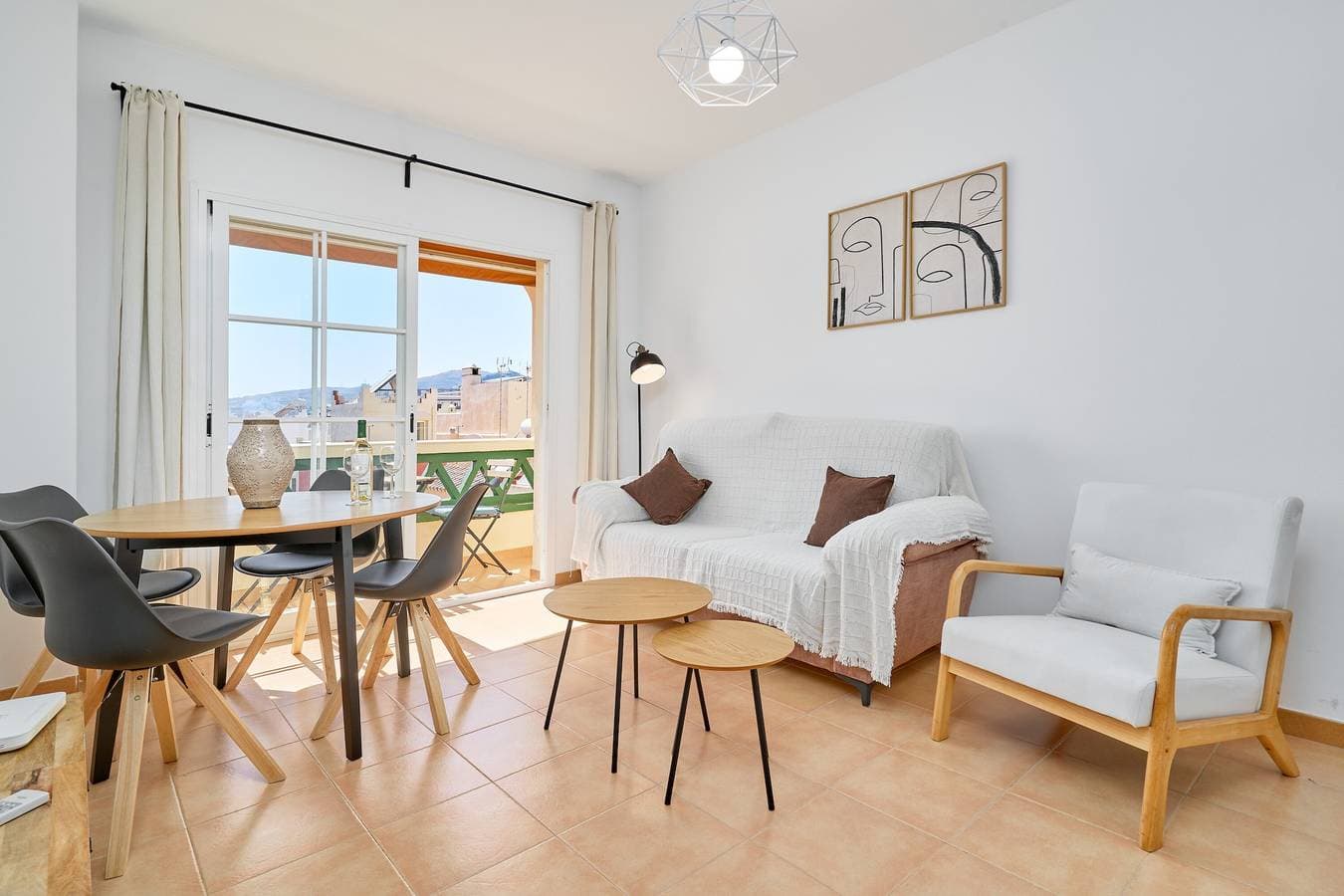 Foto 3 von 23: Ferienwohnung 'Mani' mit Bergblick, Wi-Fi und Klimaanlage