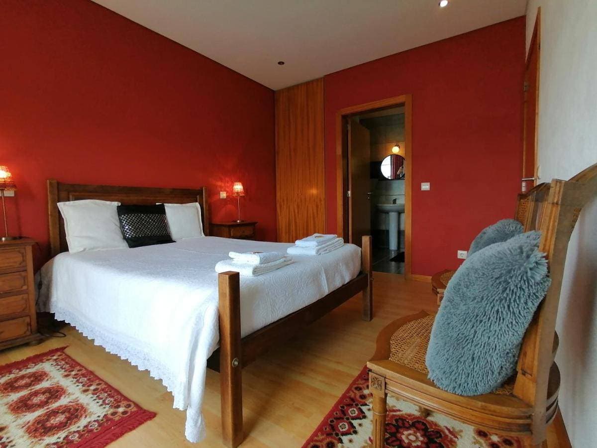 Foto 4 von 8: Three-Bedroom House