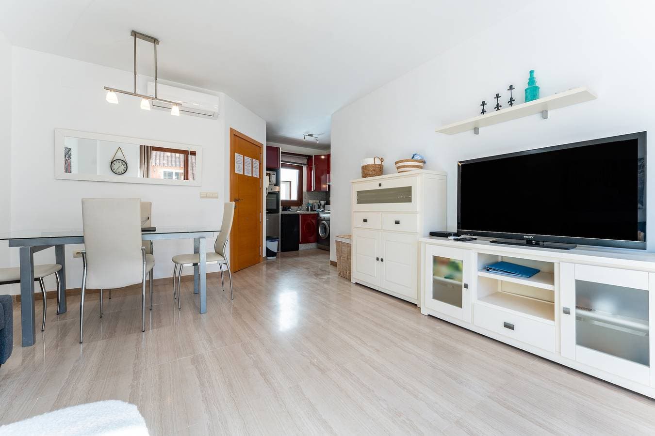 Foto 7 von 16: 'Strand-Ferienwohnung' mit Bergblick, Balkon und WLAN