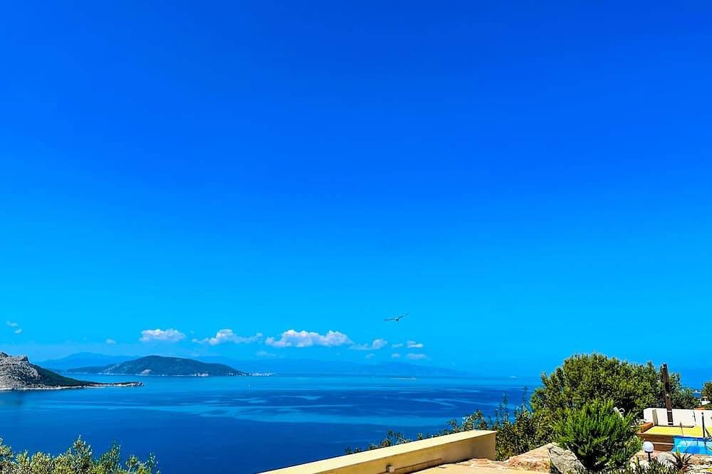 Foto 6 von 30: Minimalist, new condo with beautiful sea and mountain views