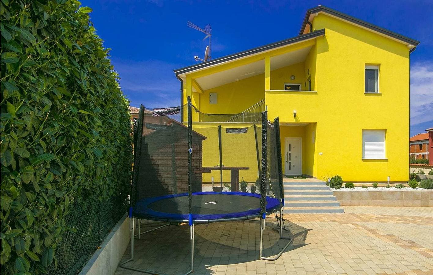 Foto 6 von 29: Gemütliche 2-Zimmer-Wohnung mit Pool und Terrasse in der Nähe des Stadtzentrums